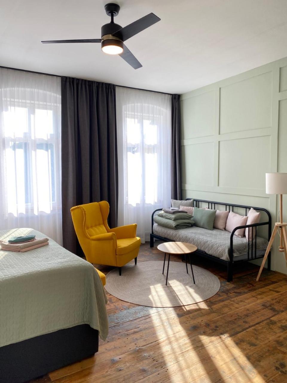 Four Rooms Carlsbad Authentic Karlovy Vary Exterior photo